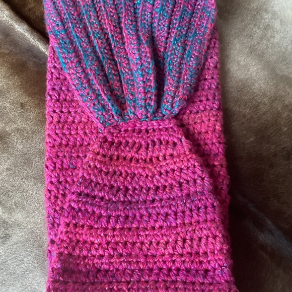 Big Chunky Knit Cozy Handmade Mermaid Tail Throw Blanket Bag - Picture 5 of 7